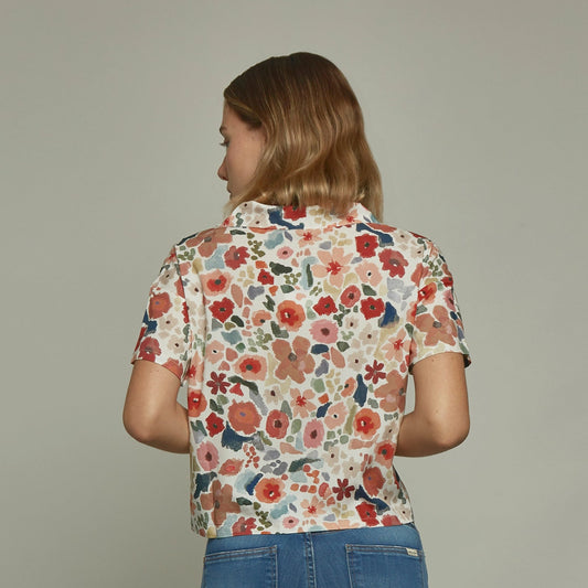 Short-sleeved shirt in floral print