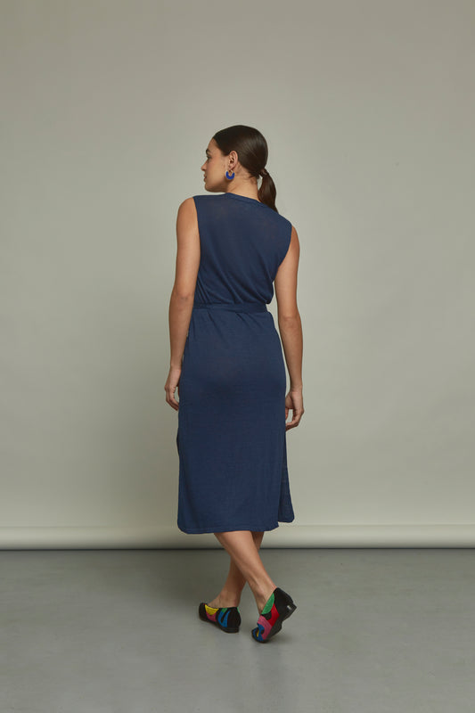 Long blue sleeveless dress