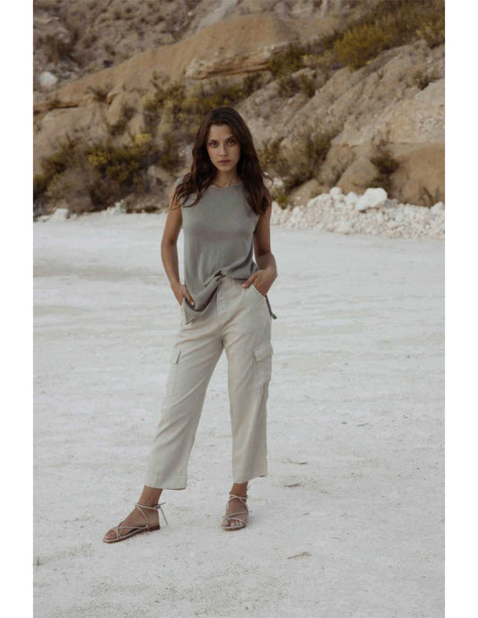Cargo pants in coloured- sand